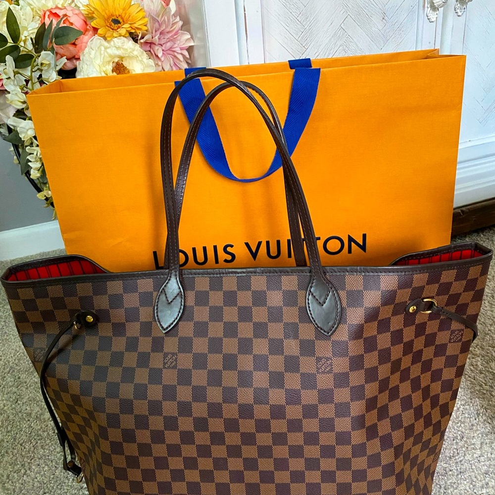 COPY - Neverfull GM in Damier Ebene
100% Authentic!